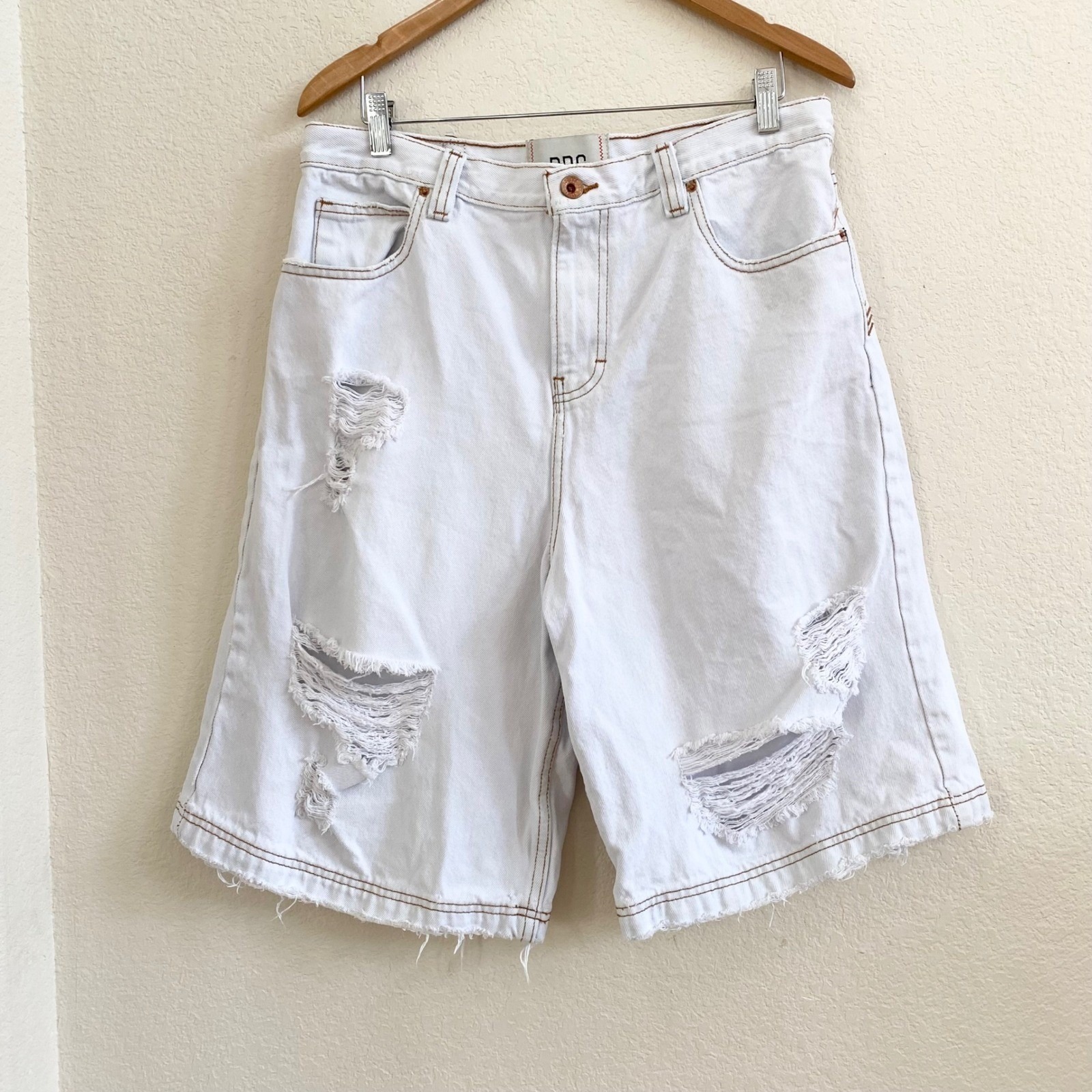 Bdg Urban Outfitters Womens White Distressed Baggy Denim Jorts Shorts Size 32
